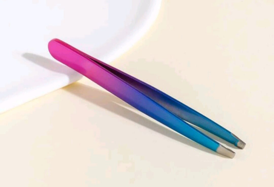 Pinça de sobrancelhas